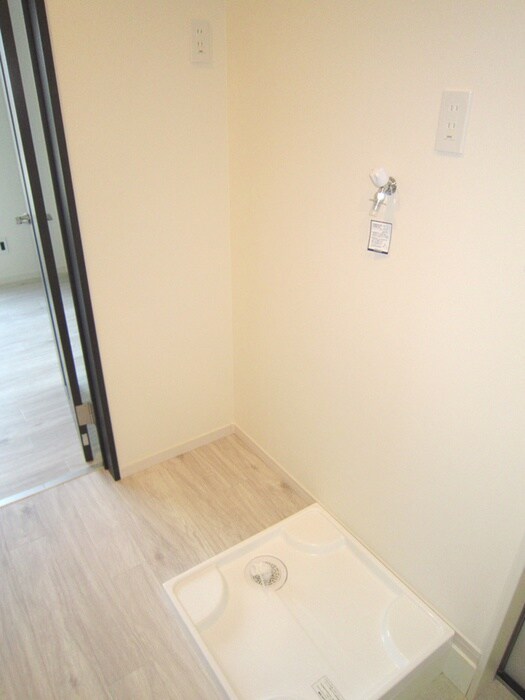 物件内観写真14　(洗濯機置場)