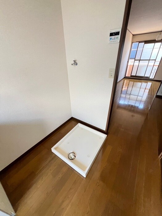 物件内観写真17　(洗濯機置場)