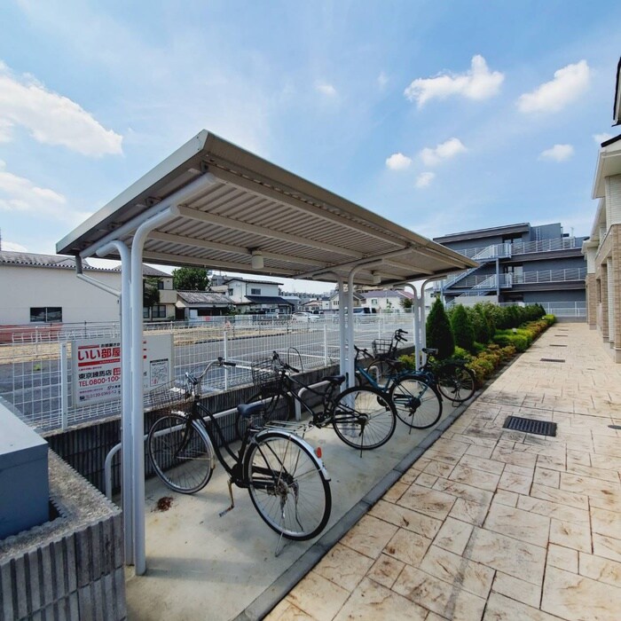 物件外観写真6　(駐輪場)