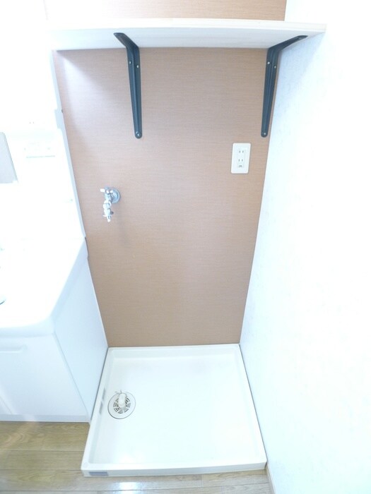 物件内観写真15　(洗濯機置場)