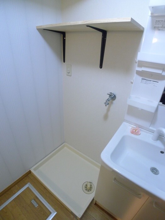 物件内観写真17　(洗濯機置場)