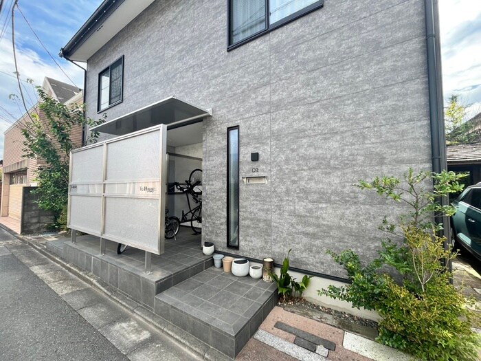 物件外観写真4　(エントランス部分)