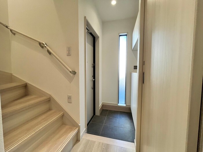 物件内観写真20　(玄関)