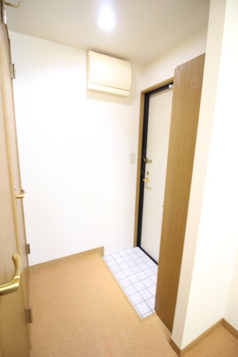 物件内観写真18　(玄関)