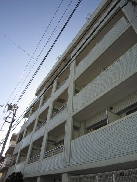 キャパシタス中野（201）外観写真