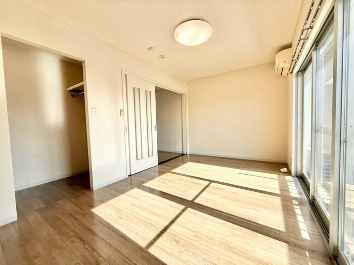 物件内観写真8　(居室)