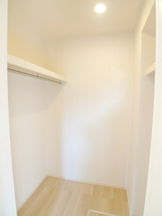 物件内観写真13　(収納)