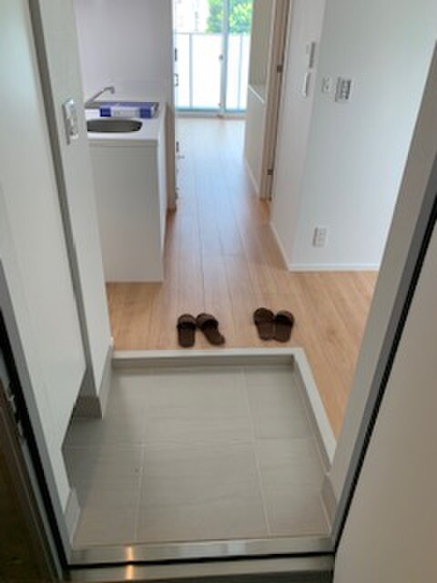 物件内観写真15　(玄関)