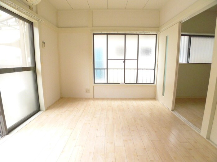 物件内観写真9　(居室)