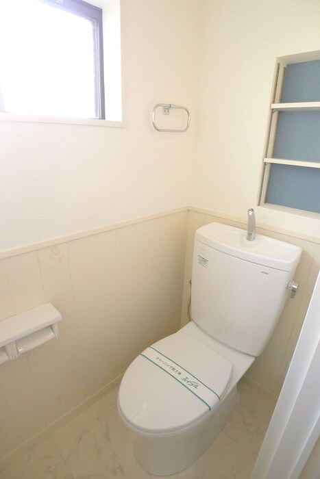 物件内観写真14　(トイレ)