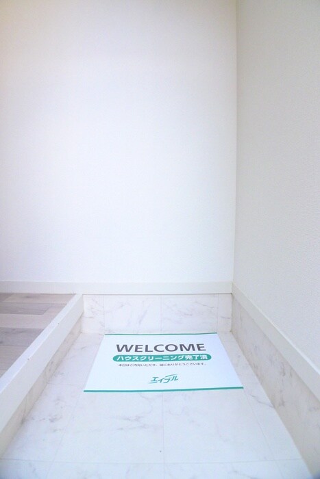 物件内観写真16　(玄関)