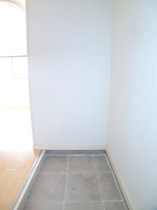 物件内観写真16　(玄関)