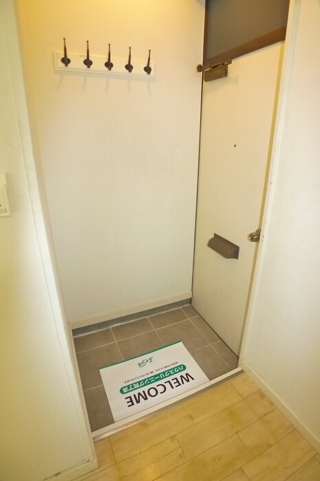 物件内観写真17　(玄関)
