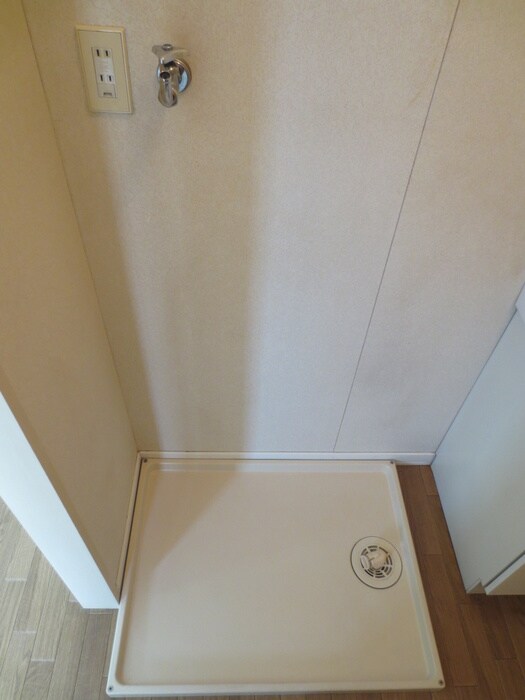 物件内観写真13　(洗濯機置場)