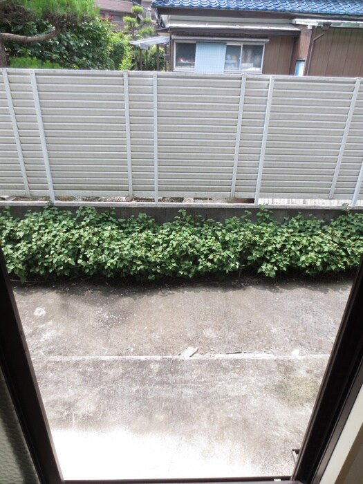 物件内観写真15　(室内からの展望)