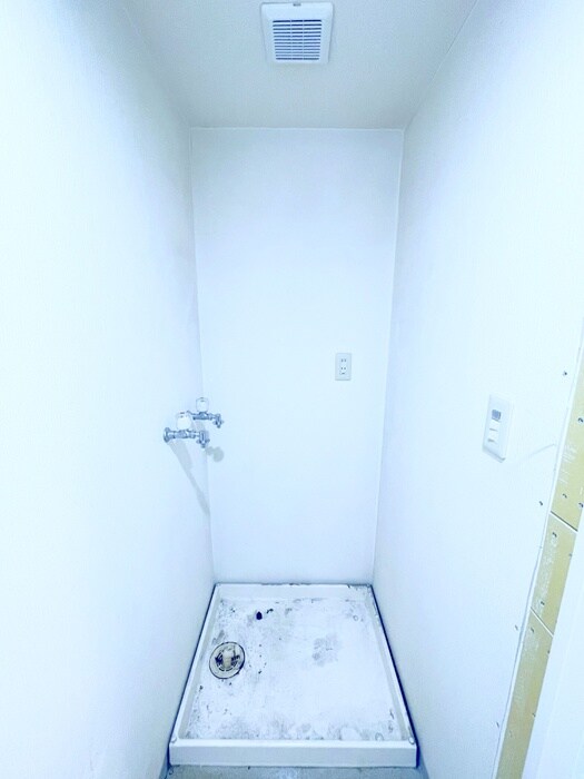 物件内観写真16　(洗濯機置場)