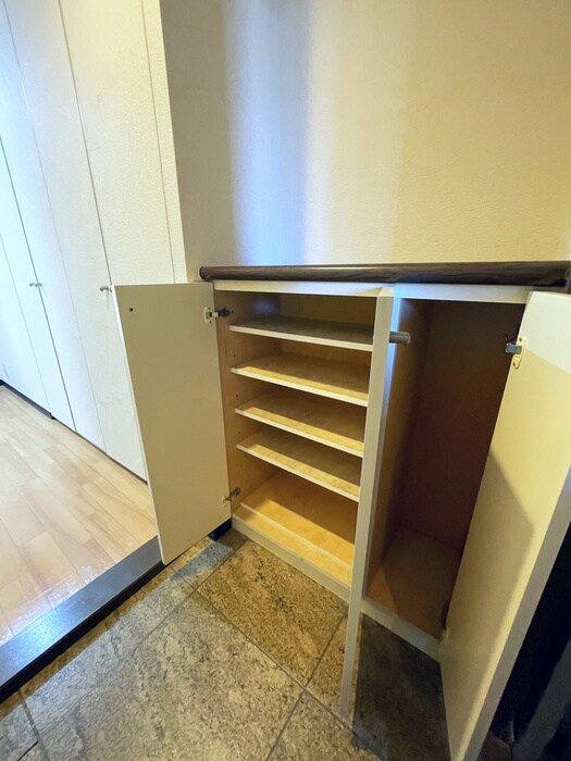 物件内観写真18　(靴箱)