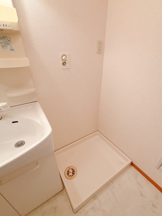 物件内観写真20　(洗濯機置場)