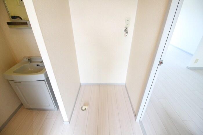 物件内観写真12　(洗濯機置場)