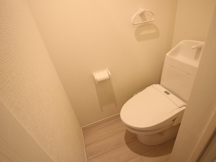 物件内観写真14　(トイレ)