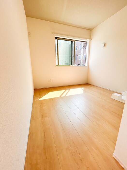 物件内観写真6　(居室)