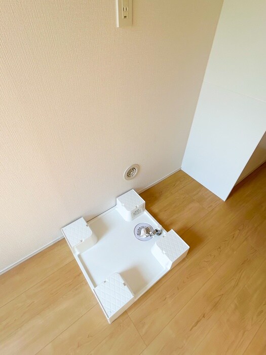 物件内観写真11　(洗濯機置場)