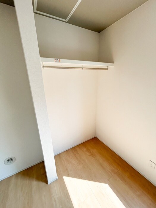 物件内観写真12　(収納)