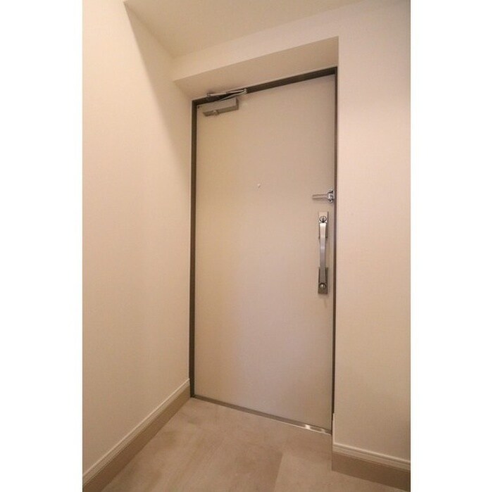 物件内観写真7　(玄関)