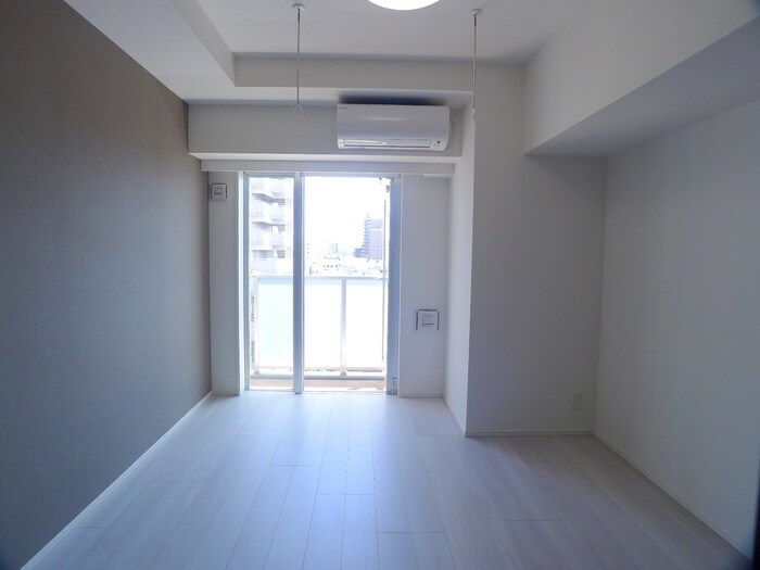 物件内観写真8　(室内からの展望)