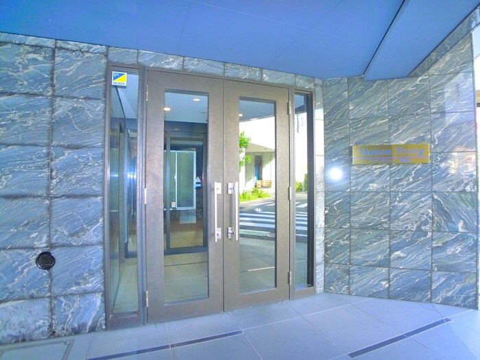 物件外観写真3　(エントランス部分)