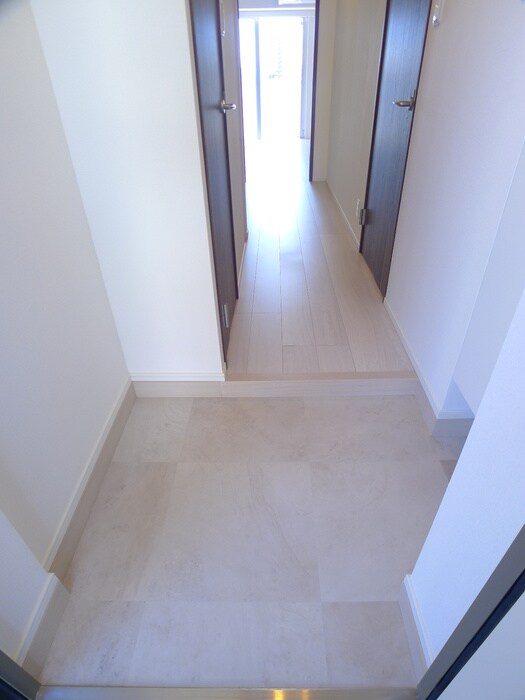 物件内観写真15　(玄関)