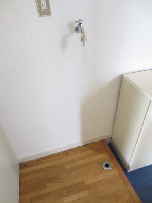 物件内観写真11　(洗濯機置場)