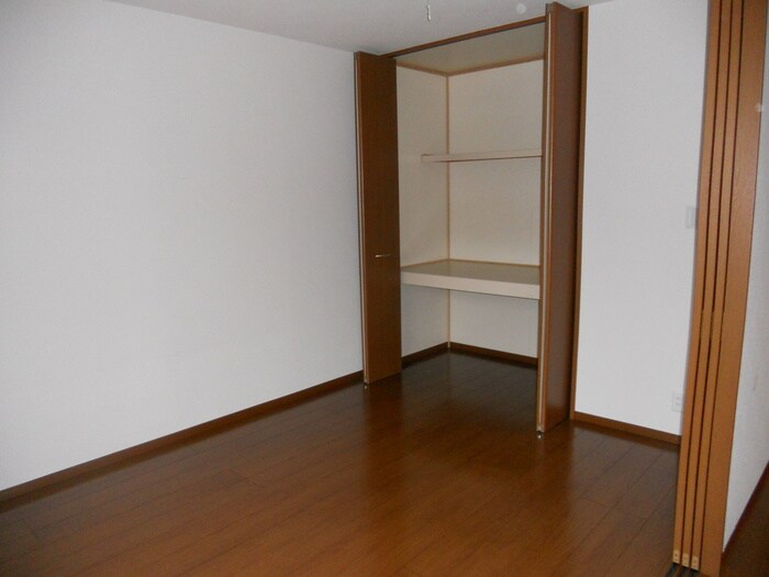 物件内観写真10　(収納)