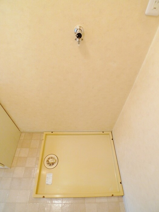 物件内観写真12　(洗濯機置場)