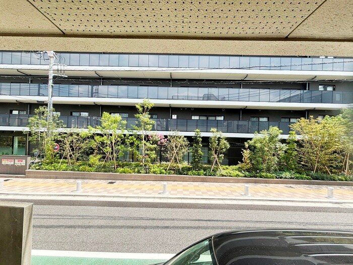 物件内観写真16　(室内からの展望)