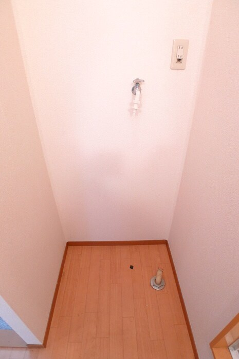 物件内観写真17　(洗濯機置場)