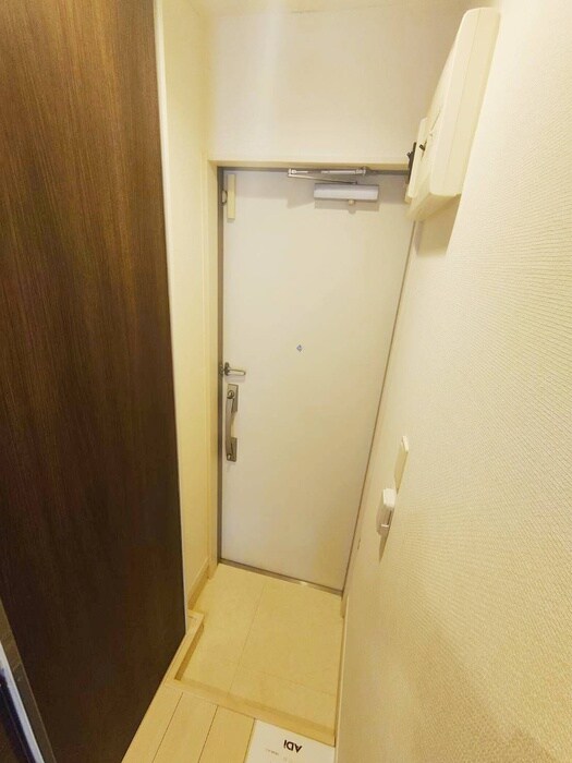 物件内観写真14　(玄関)