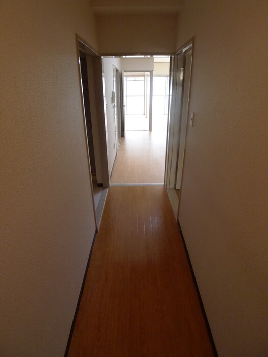 物件内観写真6　(玄関)