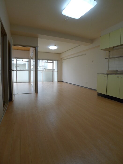 物件内観写真8　(居室)