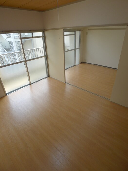 物件内観写真9　(居室)