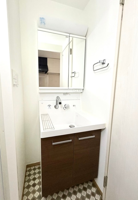 物件内観写真10　(洗面)