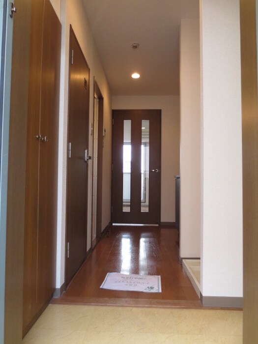 物件内観写真15　(玄関)