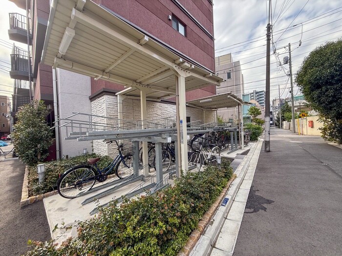 サンクレイドル西日暮里Ⅲ(503)の駐輪場