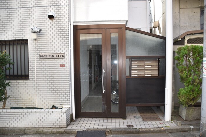 物件外観写真3　(エントランス部分)