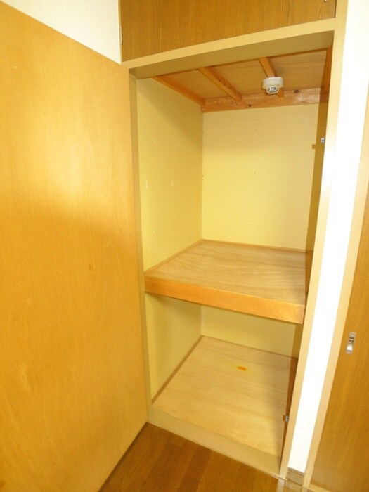 物件内観写真12　(収納)