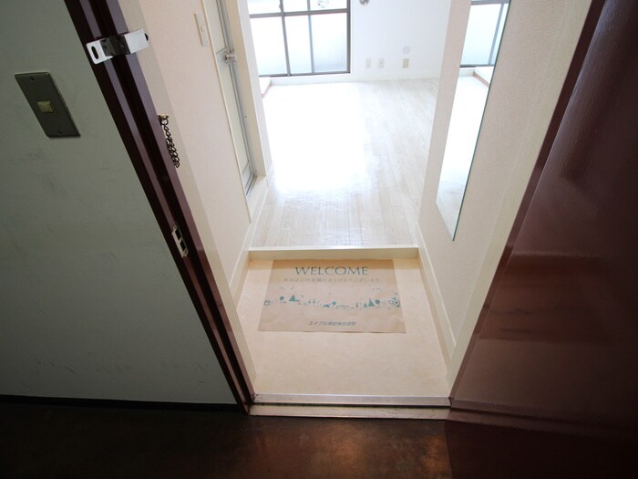 物件内観写真7　(玄関)