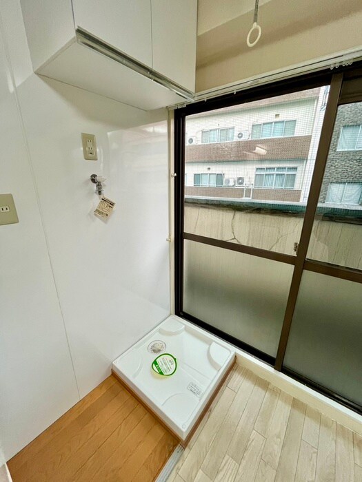 物件内観写真13　(洗濯機置場)