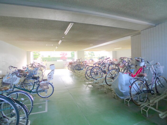 物件外観写真6　(駐輪場)