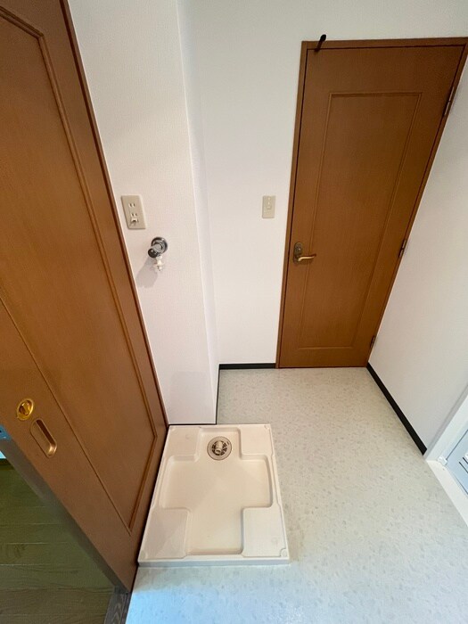 物件内観写真17　(洗濯機置場)