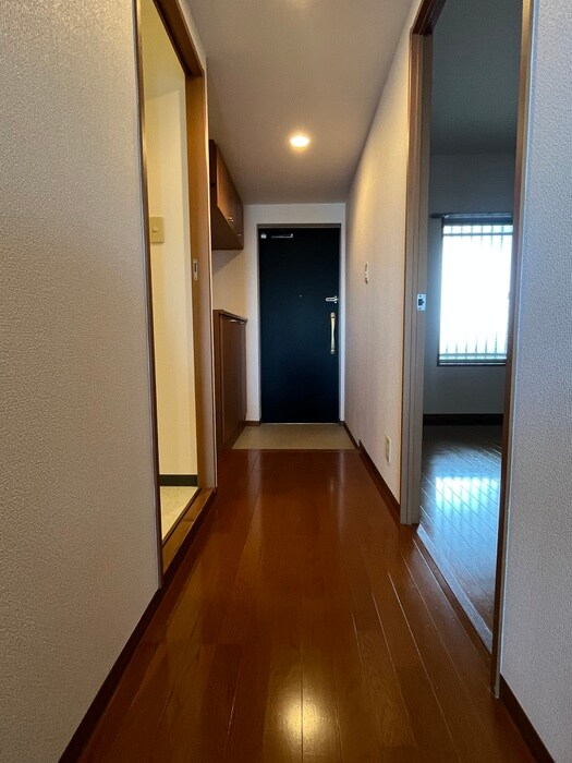 物件内観写真18　(廊下)